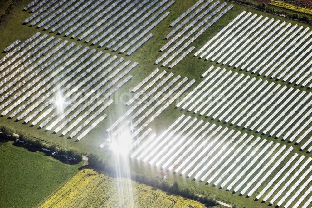 Luftaufnahme Greding - Solarpark bzw. Solarkraftwerk in Greding im Bundesland Bayern, Deutschland