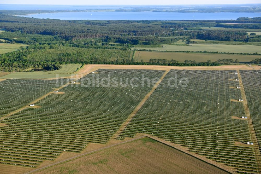 Luftbild Jabel - Solarpark bzw. Solarkraftwerk in Jabel im Bundesland Mecklenburg-Vorpommern, Deutschland