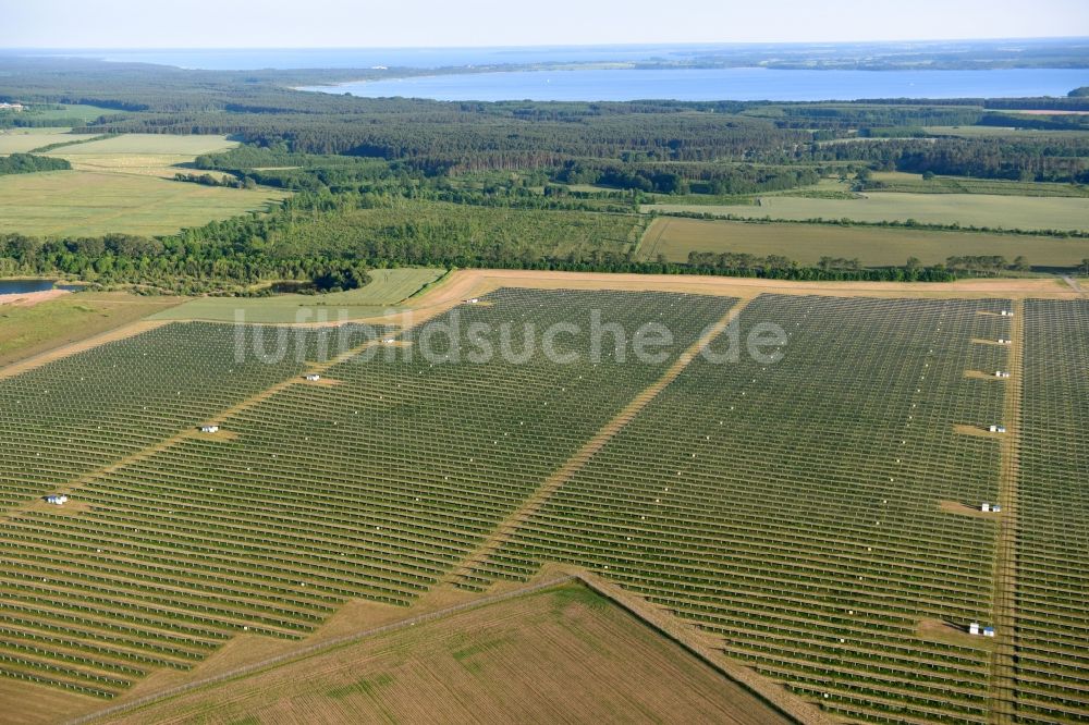 Luftaufnahme Jabel - Solarpark bzw. Solarkraftwerk in Jabel im Bundesland Mecklenburg-Vorpommern, Deutschland