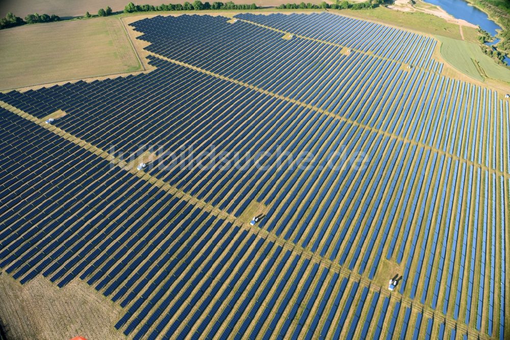 Luftbild Jabel - Solarpark bzw. Solarkraftwerk in Jabel im Bundesland Mecklenburg-Vorpommern, Deutschland