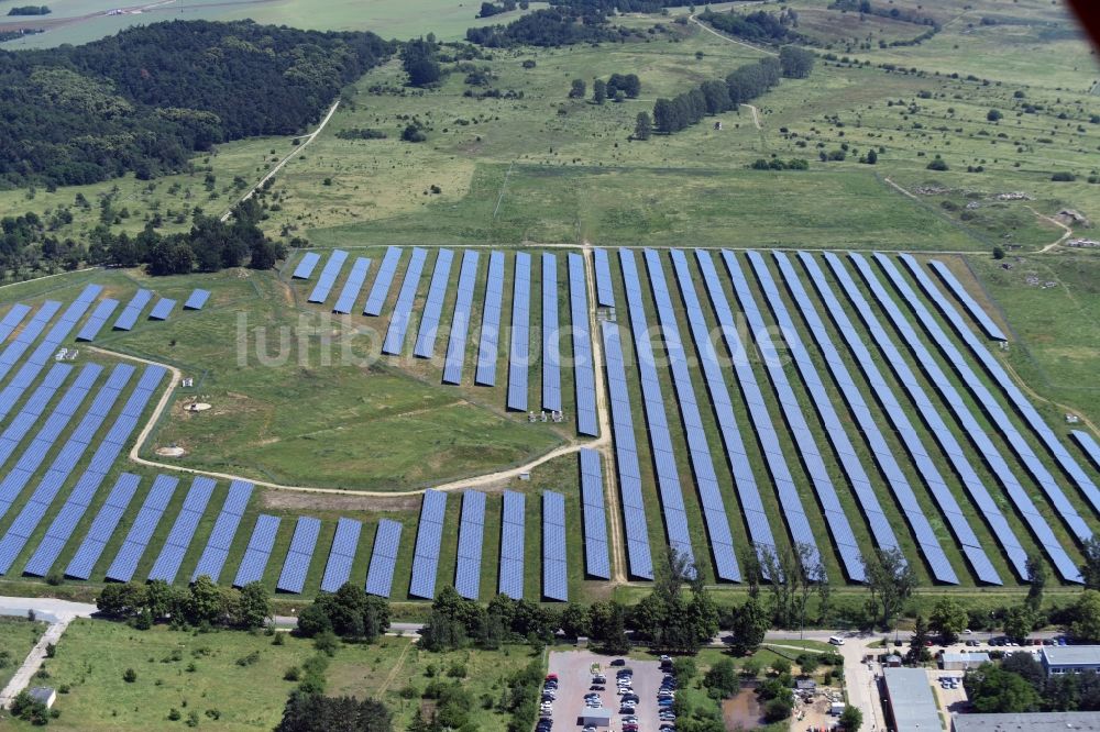 Luftbild Halberstadt - Solarpark bzw. Solarkraftwerk Klussiedlung in Halberstadt im Bundesland Sachsen-Anhalt