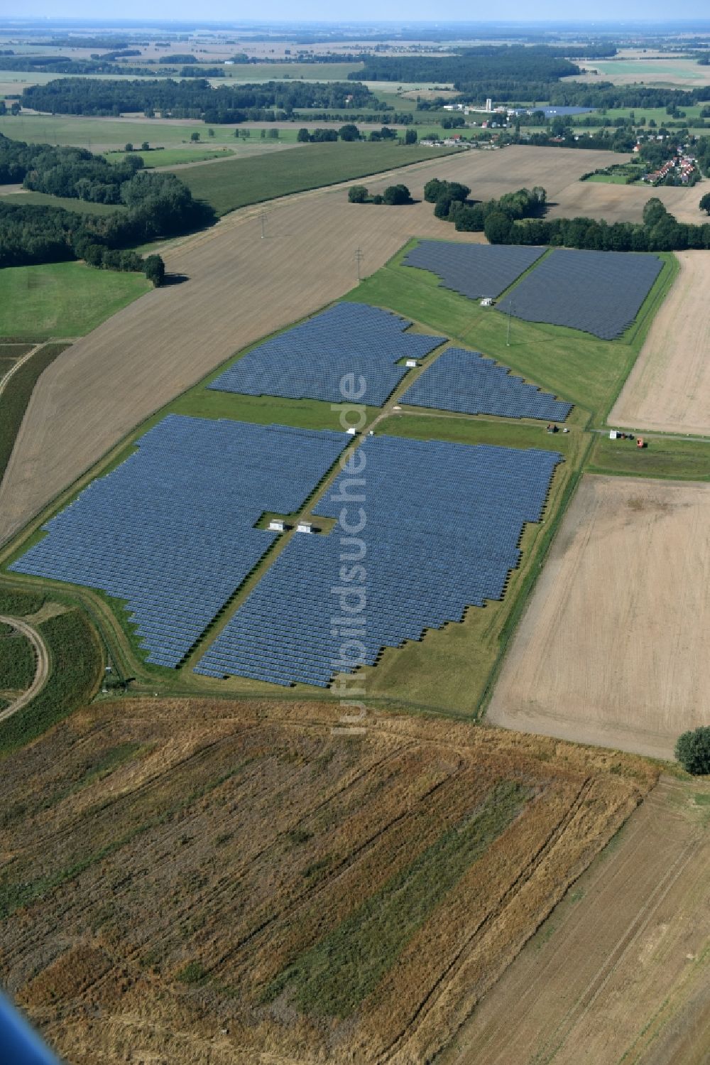 Otterwisch aus der Vogelperspektive: Solarpark bzw. Solarkraftwerk in Otterwisch im Bundesland Sachsen