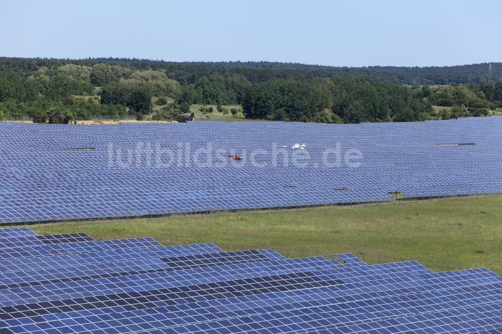 Werneuchen von oben - Solarpark bzw. Solarkraftwerk in Werneuchen im Bundesland Brandenburg