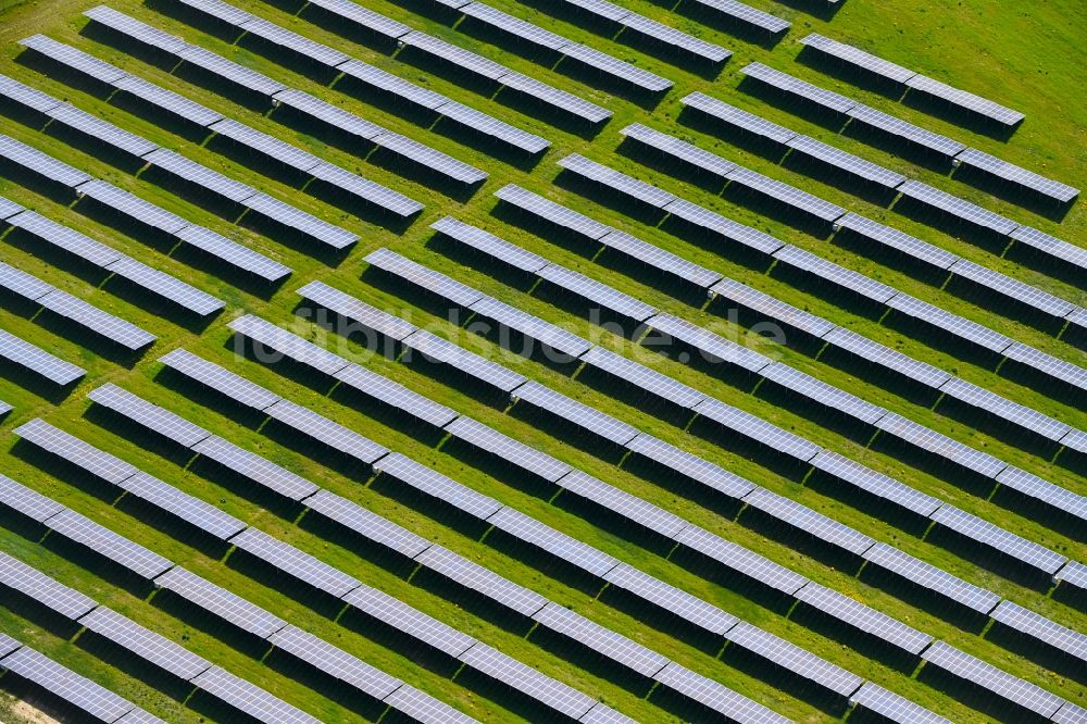 Luftbild Willmersdorf - Solarpark bzw. Solarkraftwerk in Willmersdorf im Bundesland Brandenburg, Deutschland