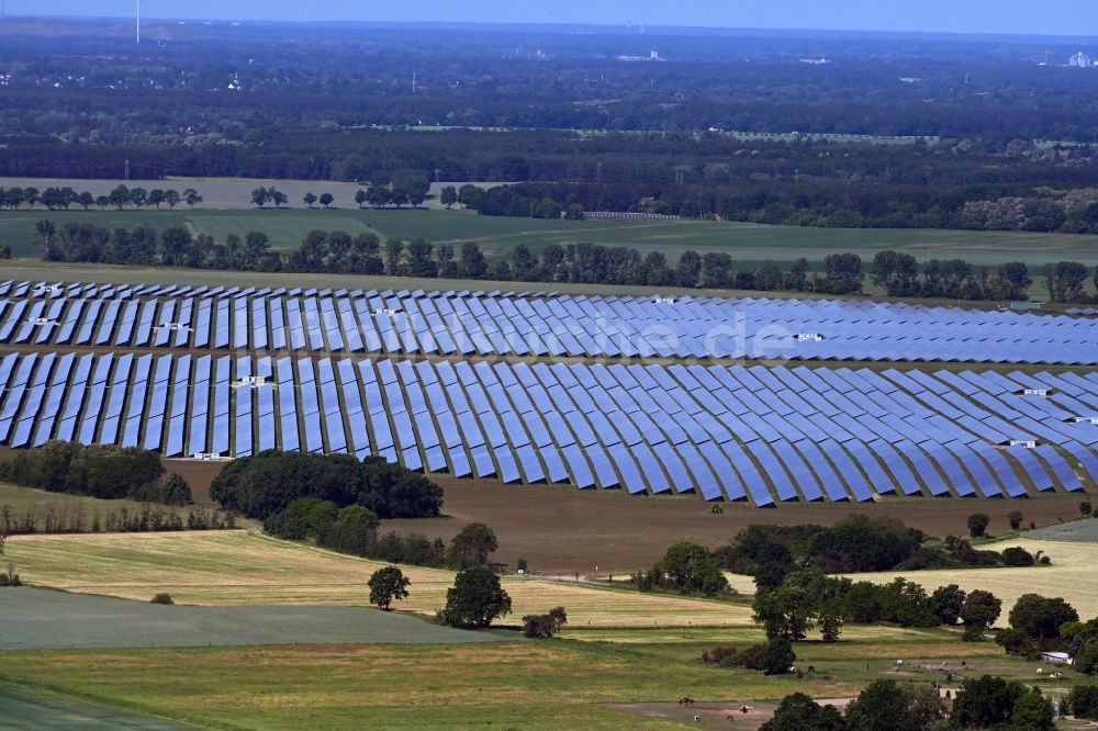 Luftaufnahme Willmersdorf - Solarpark bzw. Solarkraftwerk in Willmersdorf im Bundesland Brandenburg, Deutschland