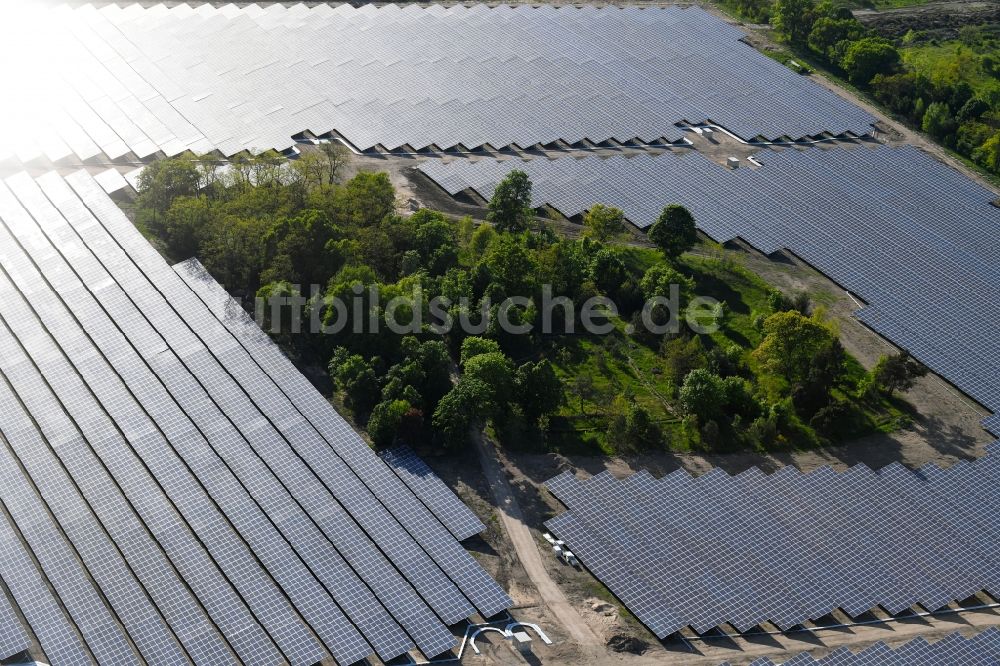 Luftbild Zeithain - Solarpark bzw. Solarkraftwerk in Zeithain im Bundesland Sachsen, Deutschland