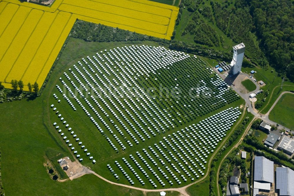 Luftaufnahme Jülich - Solarpark bzw. Solarthermisches Versuchskraftwerk mit Solarturm in Jülich im Bundesland Nordrhein-Westfalen, Deutschland