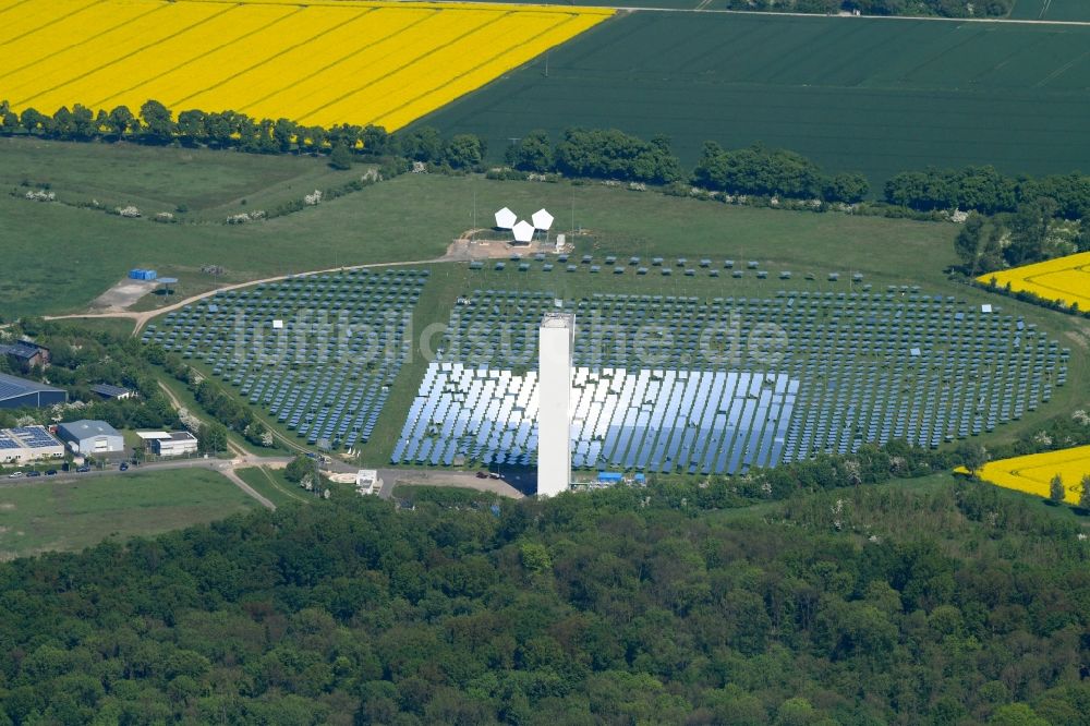 Luftbild Jülich - Solarpark bzw. Solarthermisches Versuchskraftwerk mit Solarturm in Jülich im Bundesland Nordrhein-Westfalen, Deutschland