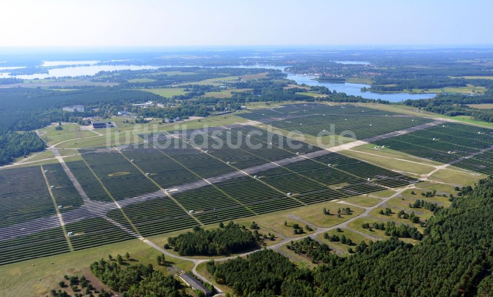 Brandenburg an der Havel von oben - Solarpark auf dem ehemaligen NVA Flugplatz Brandenburg Briest in Brandenburg Havel im Bundesland Brandenburg