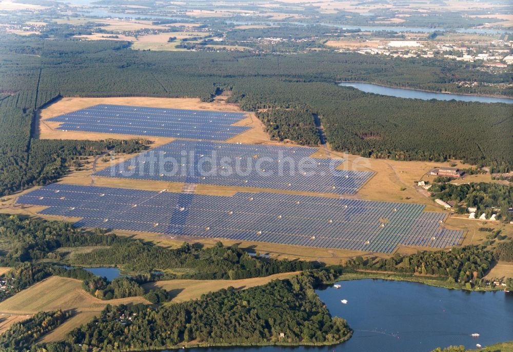 Luftbild Brandenburg an der Havel - Solarpark auf dem ehemaligen NVA Flugplatz Brandenburg Briest in Brandenburg Havel im Bundesland Brandenburg