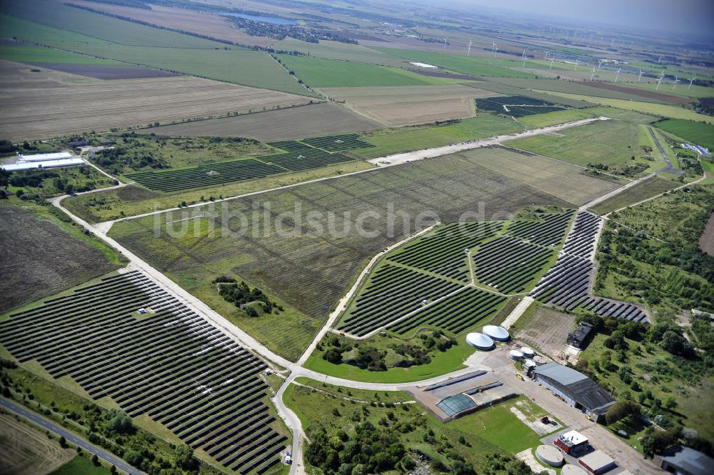 Luftbild Köthen - Solarpark auf dem Flugplatz Köthen / Solar Park at the former airfield Köthen