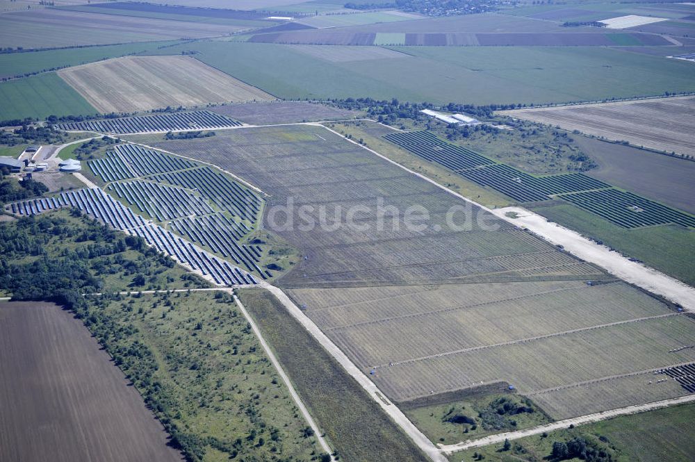 Köthen von oben - Solarpark auf dem Flugplatz Köthen / Solar Park at the former airfield Köthen