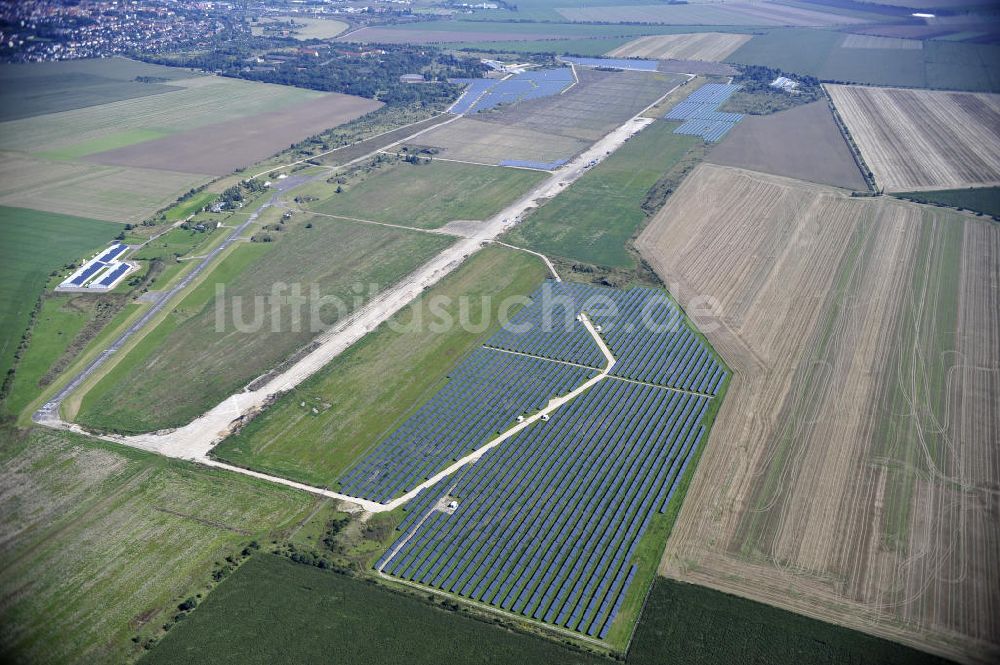 Köthen von oben - Solarpark auf dem Flugplatz Köthen / Solar Park at the former airfield Köthen