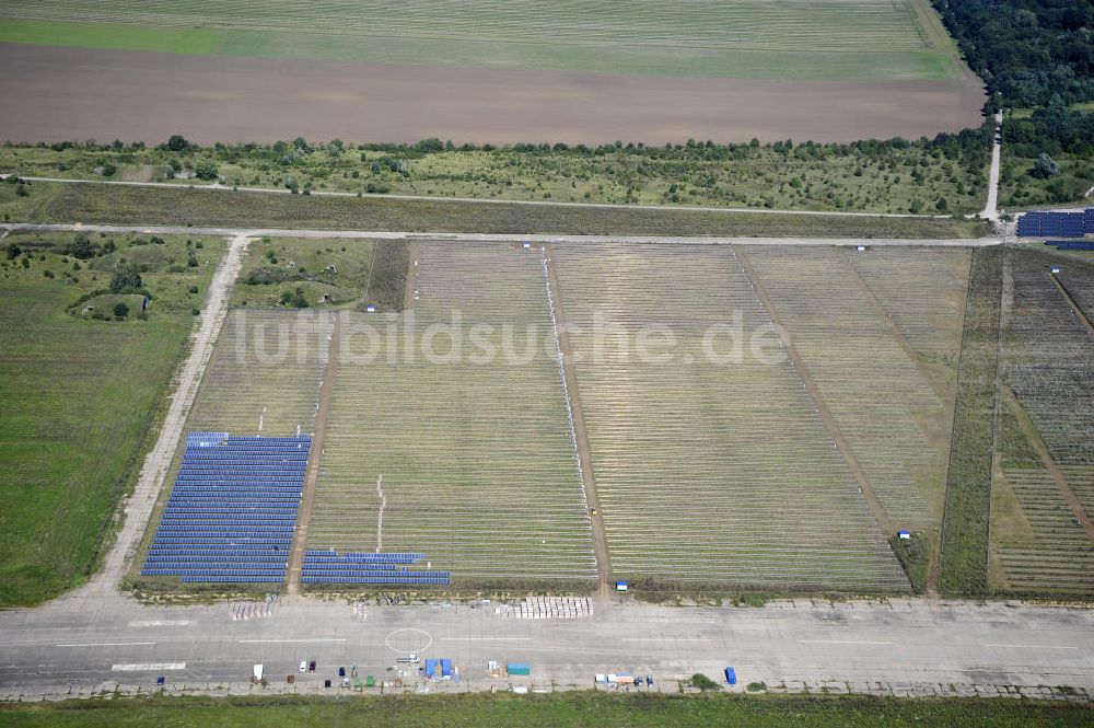 Köthen von oben - Solarpark auf dem Flugplatz Köthen / Solar Park at the former airfield Köthen