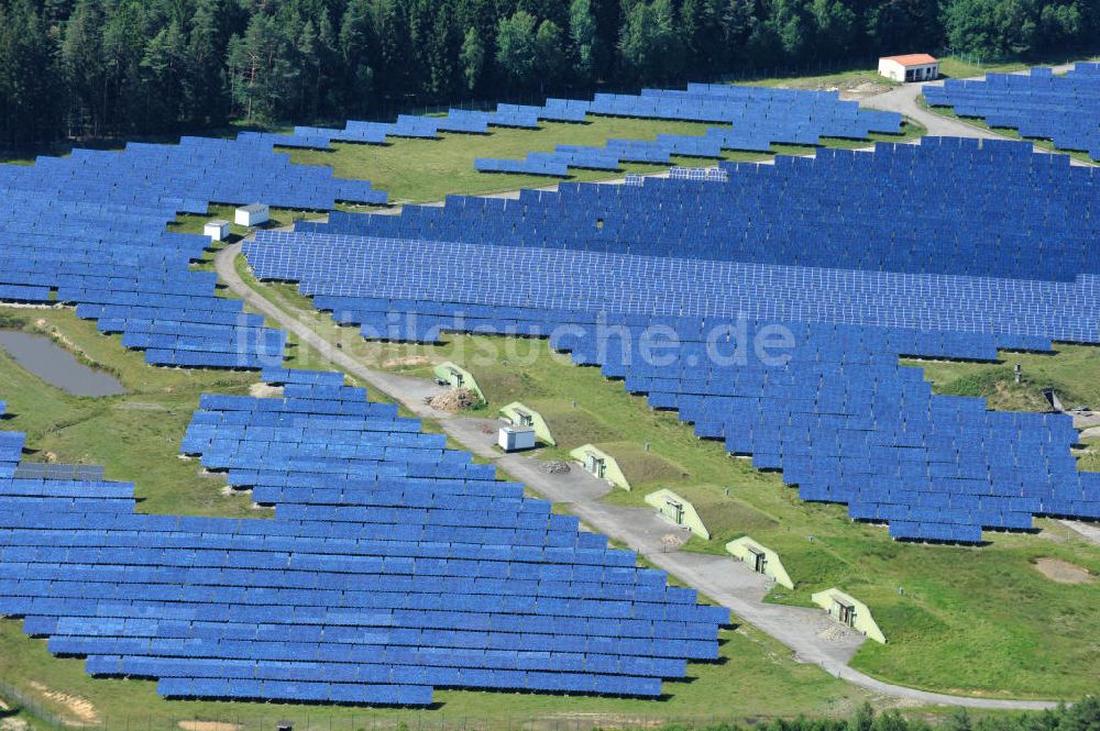 Hemau aus der Vogelperspektive: Solarpark Hemau in der Oberpfalz im Bundesland Bayern