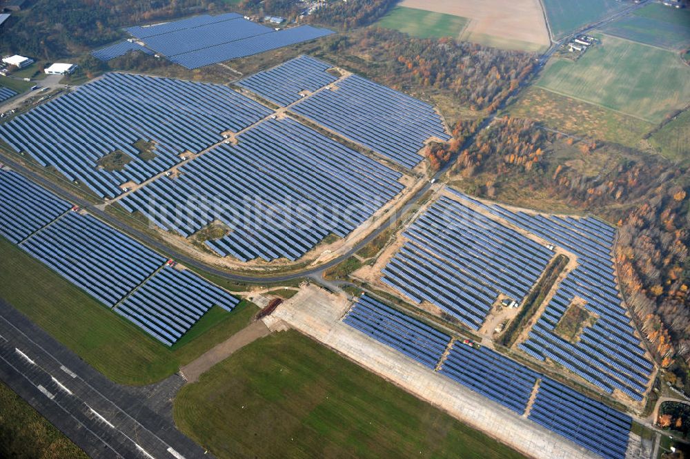 Luftbild Falkenberg / Lönnewitz - Solarpark Lönnewitz auf dem Flugplatz Falkenberg / Lönnewitz