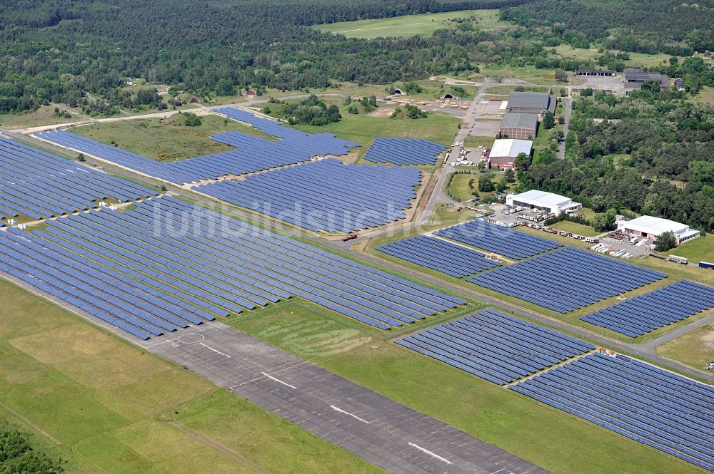 Luftbild Falkenberg / Elster - Solarpark Lönnewitz auf dem Flugplatz Falkenberg-Lönnewitz im Bundesland Brandenburg