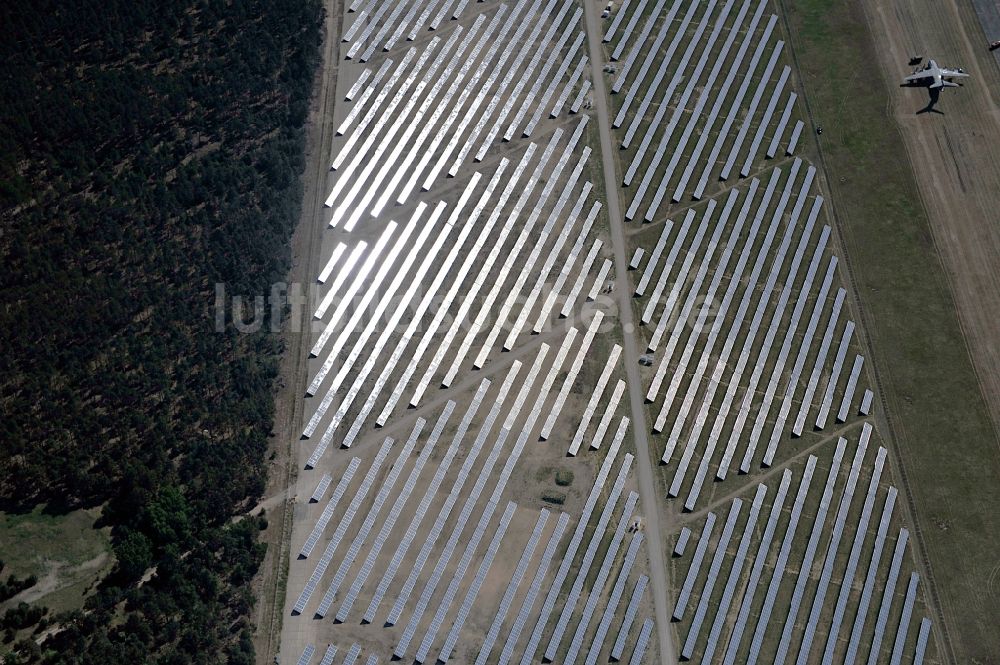 Luftaufnahme Drewitz - Solarpark / Photovoltaikanlage auf dem Flugplatz Cottbus-Drewitz im Bundesland Brandenburg