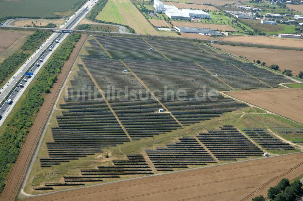 Rödgen aus der Vogelperspektive: Solarpark in Rödgen / Sachsen-Anhalt