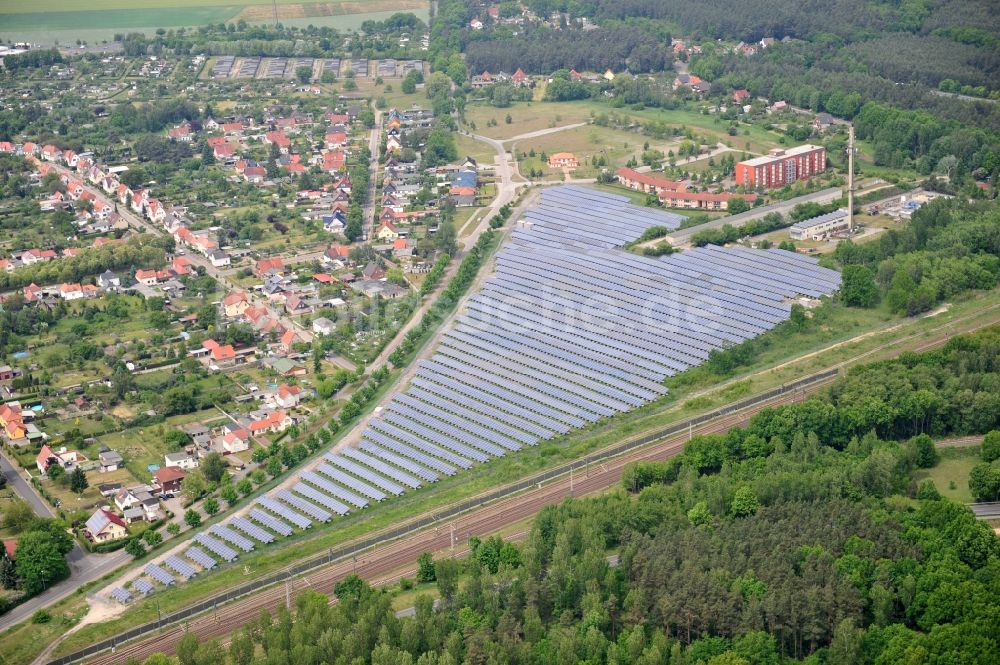 Wittenberge aus der Vogelperspektive: Solarpark / Solarkraftwerk an der Lüneburger Straße in Wittenberge