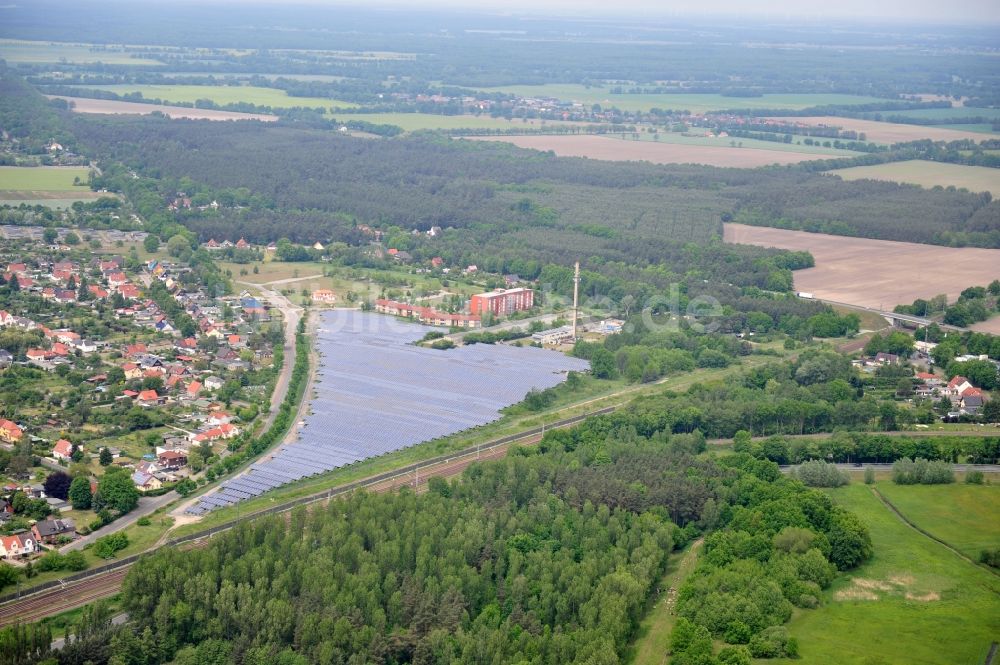 Wittenberge aus der Vogelperspektive: Solarpark / Solarkraftwerk an der Lüneburger Straße in Wittenberge