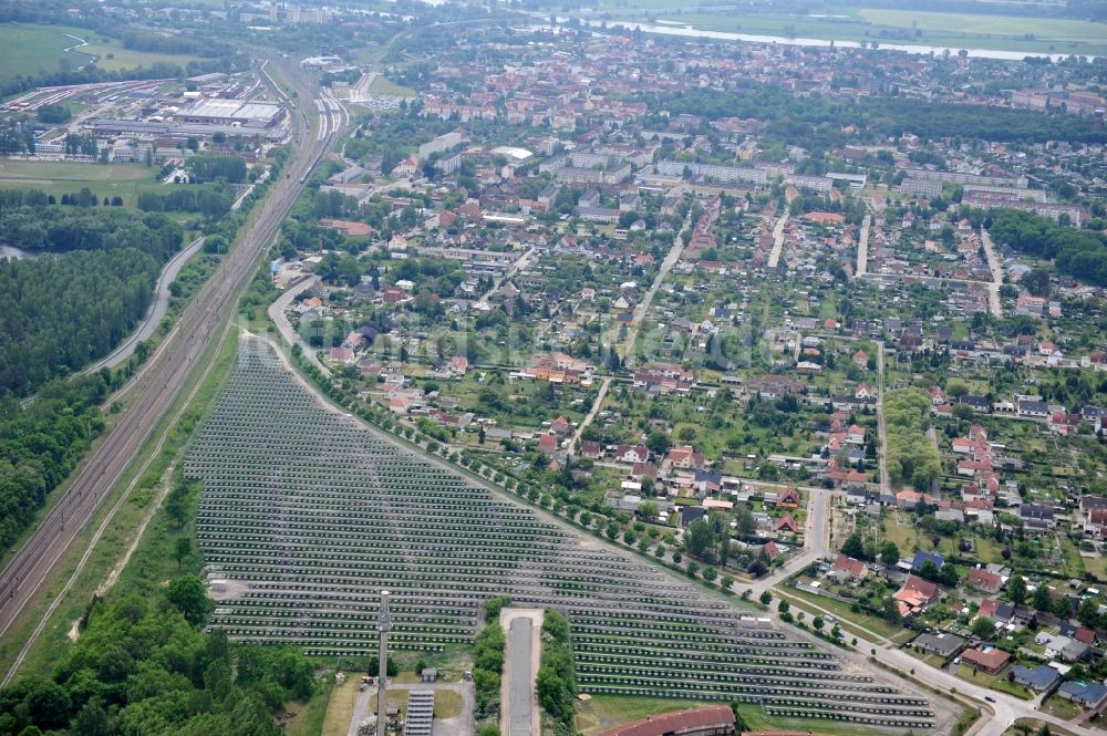 Wittenberge aus der Vogelperspektive: Solarpark / Solarkraftwerk an der Lüneburger Straße in Wittenberge