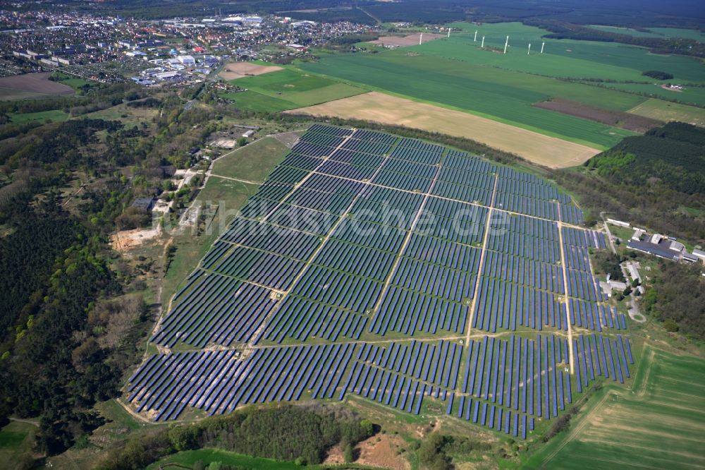 Fürstenwalde von oben - Solarpark / Solarkraftwerk / Photovoltaikanlage auf dem ehemaligen Flugplatz Fürstenwalde im Bundesland Brandenburg