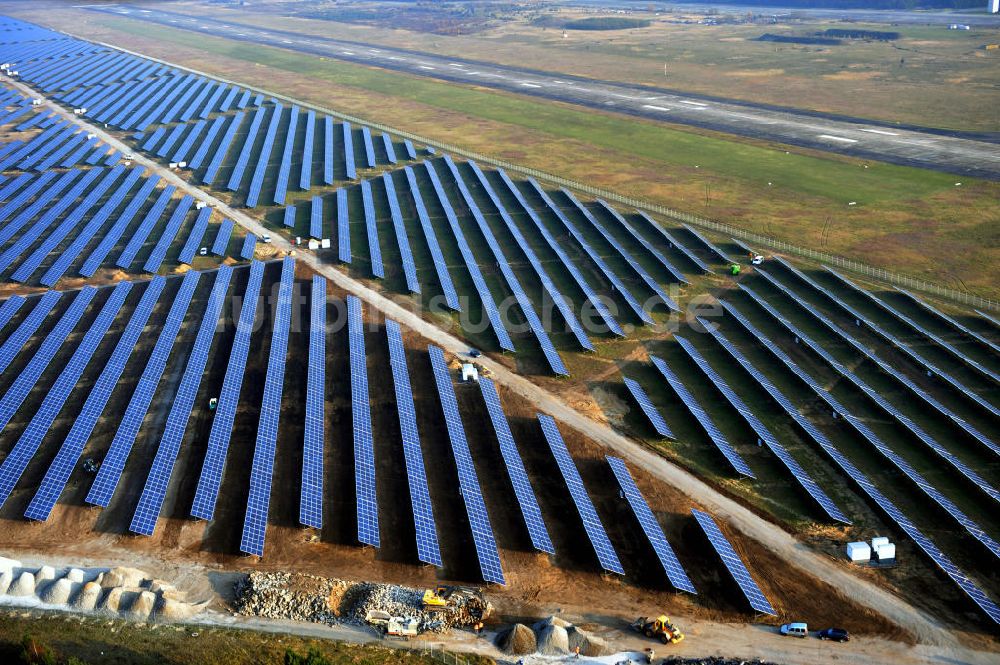 Luftbild Drewitz - Solarstrom-Kraftwerk Cottbus-Drewitz auf dem Flughafen Drewitz