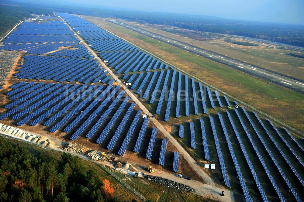 Luftaufnahme Drewitz - Solarstrom-Kraftwerk Cottbus-Drewitz auf dem Flughafen Drewitz