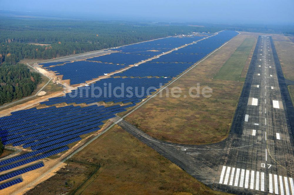 Drewitz aus der Vogelperspektive: Solarstrom-Kraftwerk Cottbus-Drewitz auf dem Flughafen Drewitz