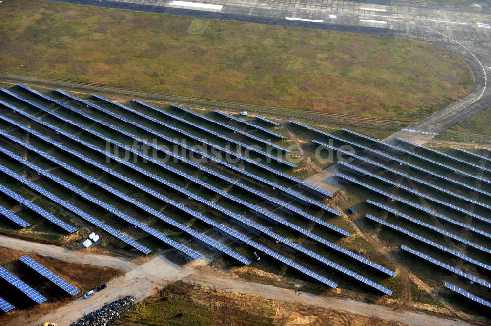 Luftbild Drewitz - Solarstrom-Kraftwerk Cottbus-Drewitz auf dem Flughafen Drewitz