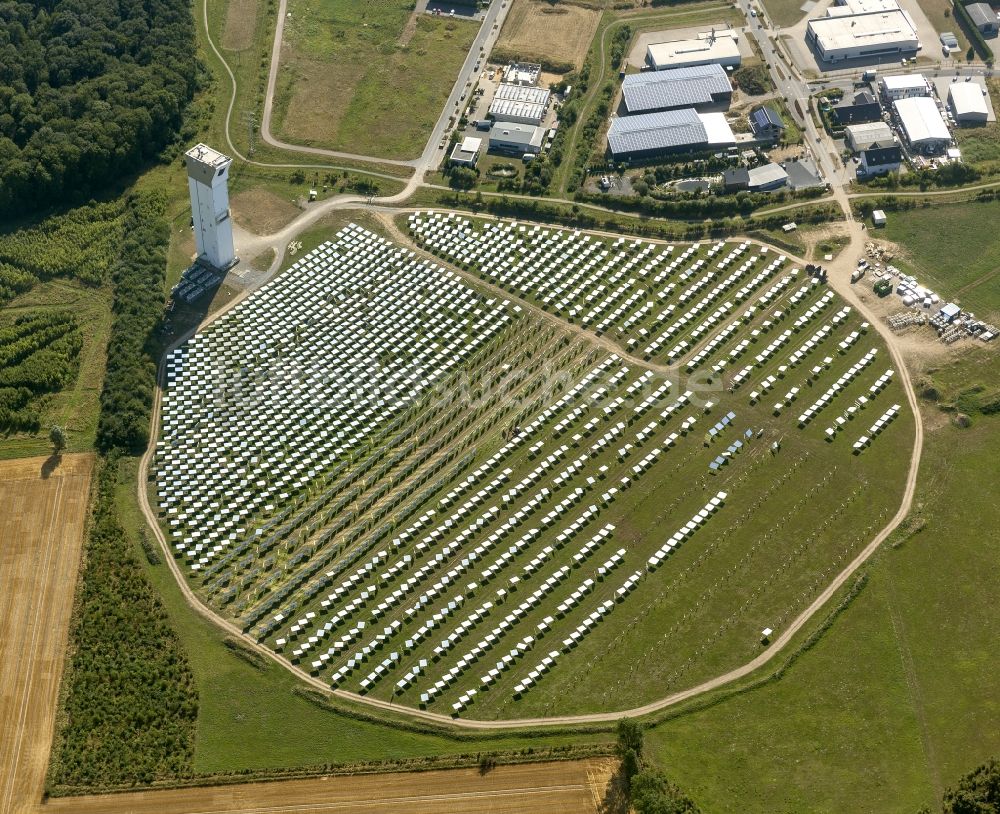 Luftaufnahme Jülich - Solarthermisches Versuchskraftwerk mit Solarturm bei Jülich im Bundesland Nordrhein-Westfalen