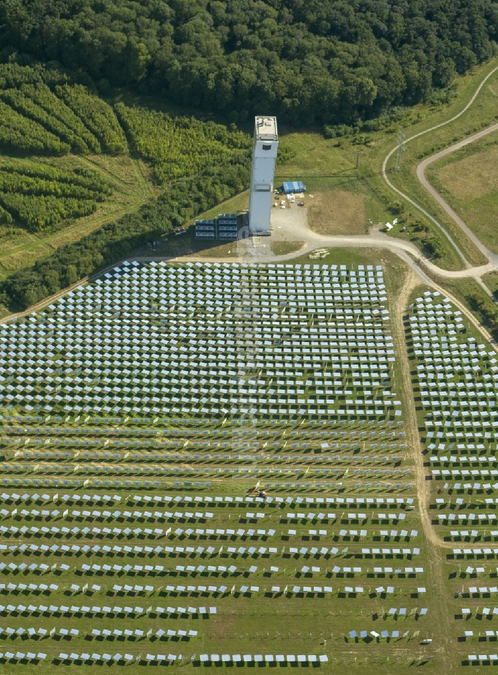 Luftaufnahme Jülich - Solarthermisches Versuchskraftwerk mit Solarturm bei Jülich im Bundesland Nordrhein-Westfalen