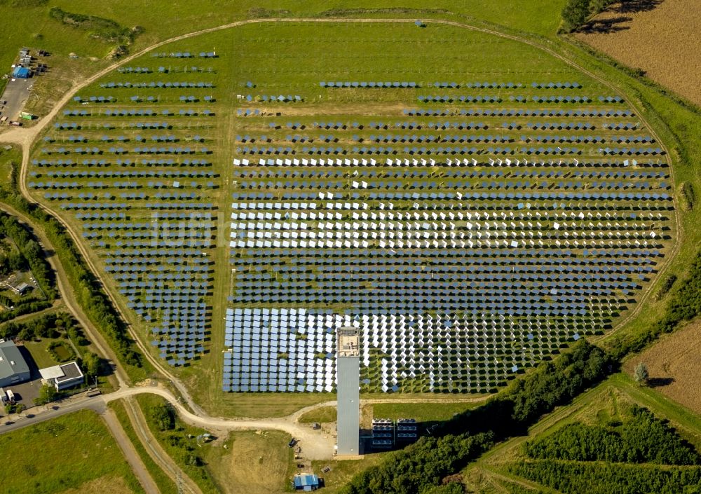 Jülich von oben - Solarthermisches Versuchskraftwerk mit Solarturm bei Jülich im Bundesland Nordrhein-Westfalen