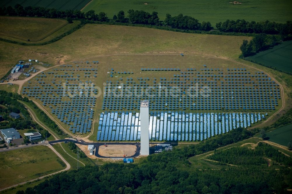 Jülich von oben - Solarthermisches Versuchskraftwerk mit Solarturm bei Jülich im Bundesland Nordrhein-Westfalen