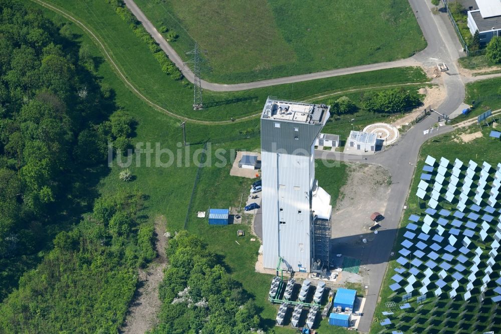 Jülich aus der Vogelperspektive: Solarturm in Jülich im Bundesland Nordrhein-Westfalen, Deutschland