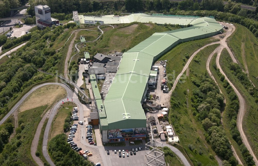 Luftbild Bottrop - Sommerrodelbahn auf der Halde an der Prosperstraße in Bottrop im Bundesland Nordrhein-Westfalen