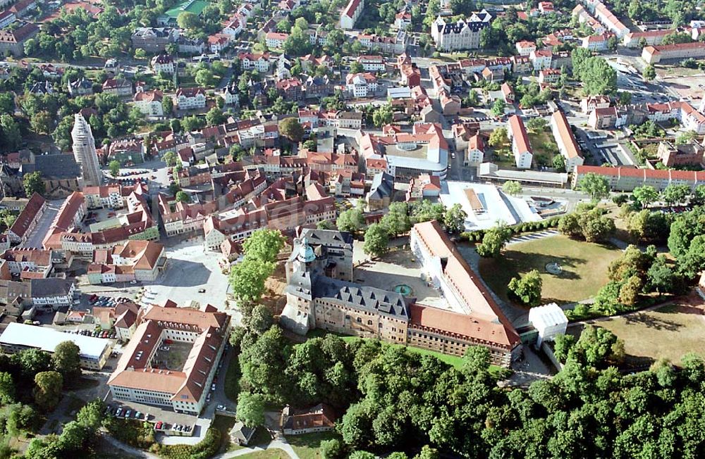 Luftaufnahme Sondershausen / Thüringen - Sondershausen / Thüringen Stadtansicht von Sondershausen in Thüringen (westlich vom Kyffhäuser-Gebirge) mit dem Schloß Sondershausen an der Wipper Tourismusverband Kyffhäuser e