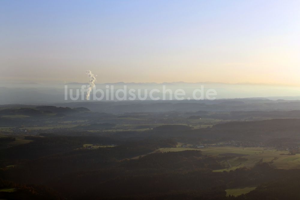 Luftaufnahme Stühlingen - Sonnen- Untergang über der Landschaft am Hotzenwald bei Stühlingen im Bundesland Baden-Württemberg, Deutschland