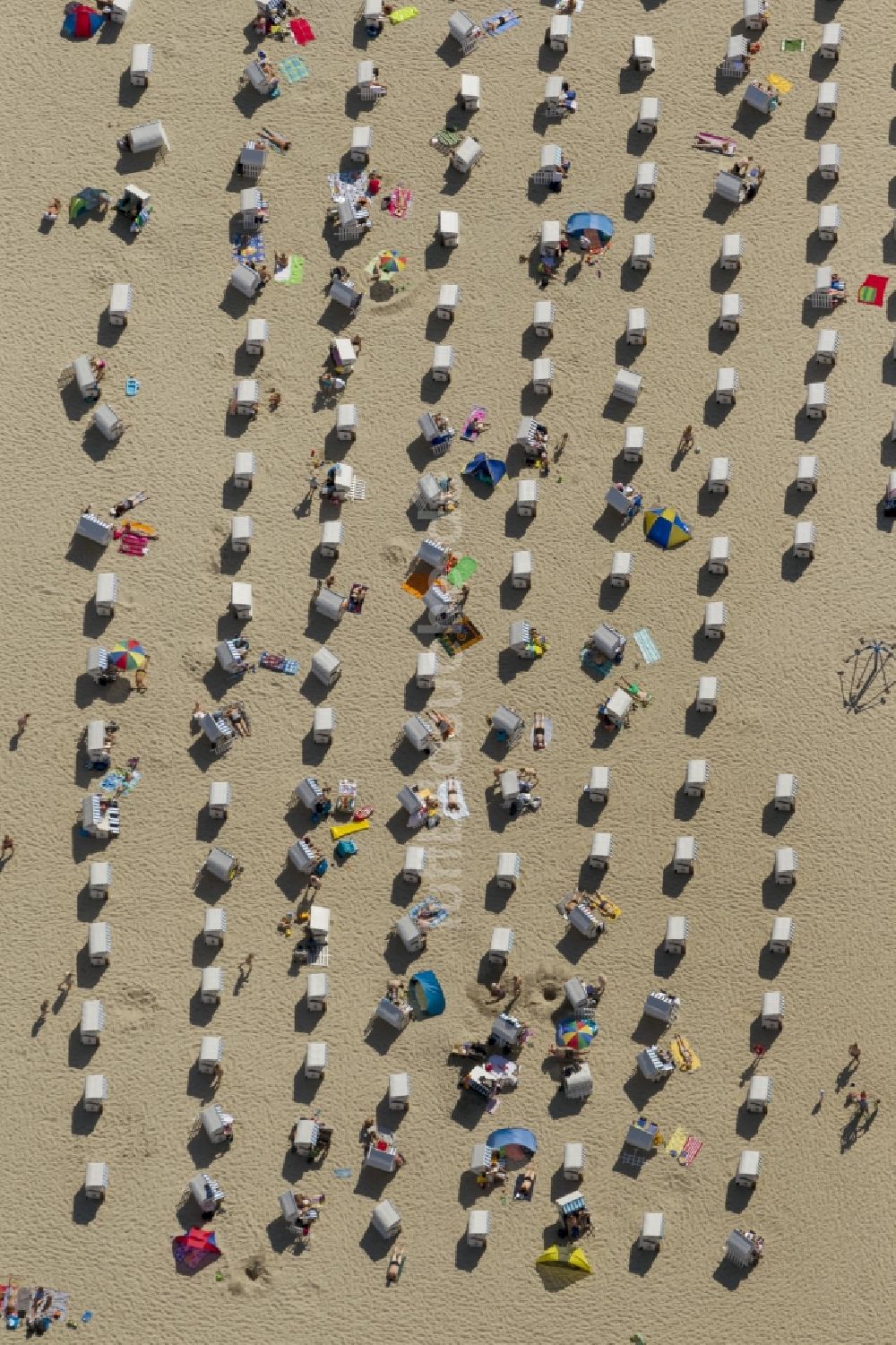 Kühlungsborn von oben - Sonnenbad, Baden und Erholung am Ostsee - Strand in Kühlungsborn im Bundesland Mecklenburg-Vorpommern