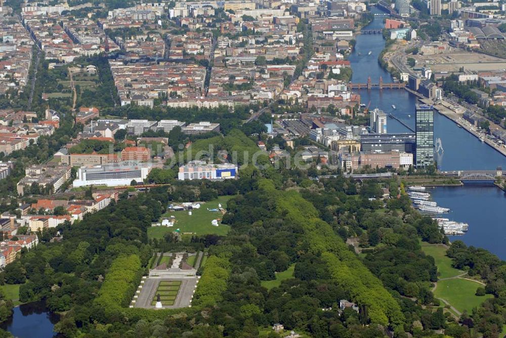 Berlin von oben - Sowjetisches Ehrenmal im Treptower Park