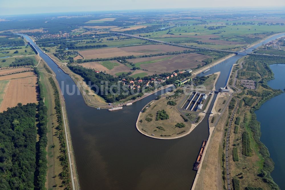 Luftaufnahme Magdeburg - Sparschleuse und Schiffshebewerk Rothensee am Wasserstraßenkreuz Magdeburg in Sachsen-Anhalt