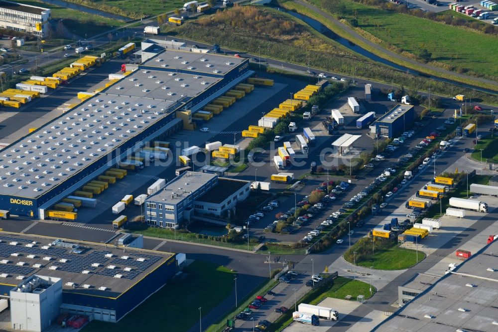 Schönefeld von oben - Speditions- Gebäude der Logistik- und Transportfirma DACHSER SE in Schönefeld im Bundesland Brandenburg, Deutschland