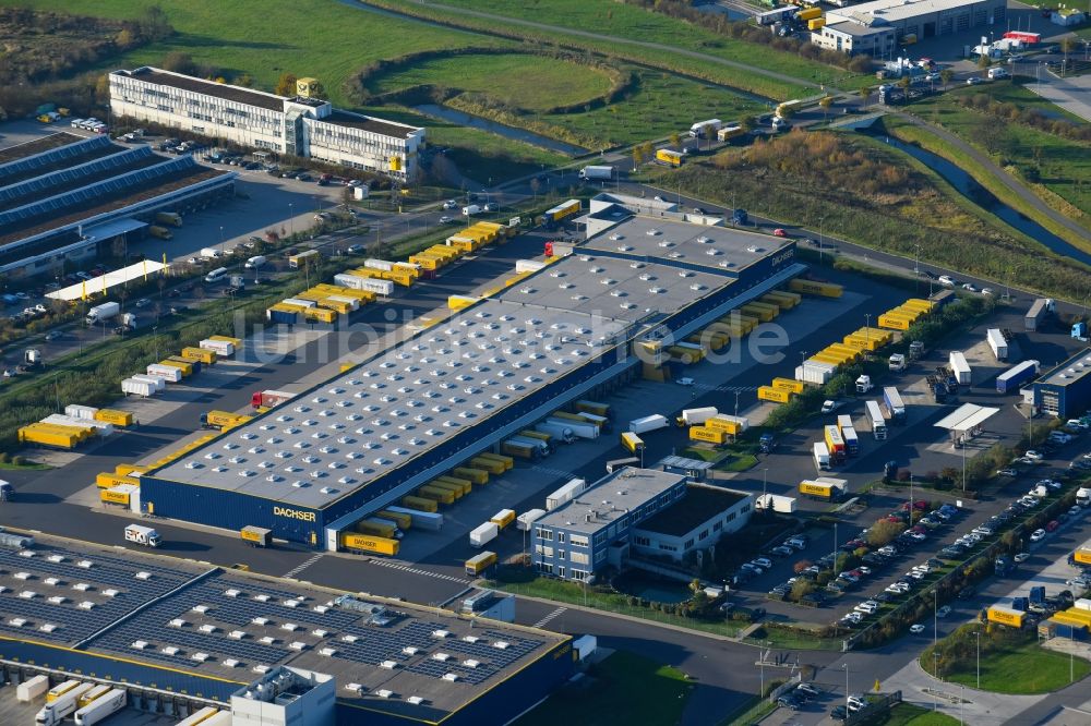 Luftbild Schönefeld - Speditions- Gebäude der Logistik- und Transportfirma DACHSER SE in Schönefeld im Bundesland Brandenburg, Deutschland