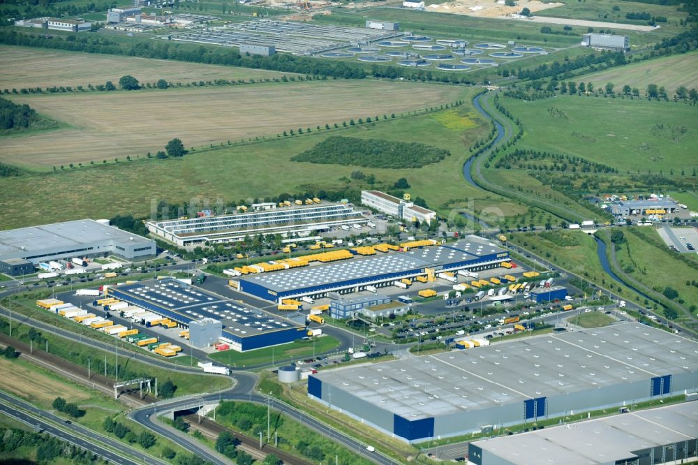 Luftaufnahme Schönefeld - Speditions- Gebäude der Logistik- und Transportfirma DACHSER SE in Schönefeld im Bundesland Brandenburg, Deutschland