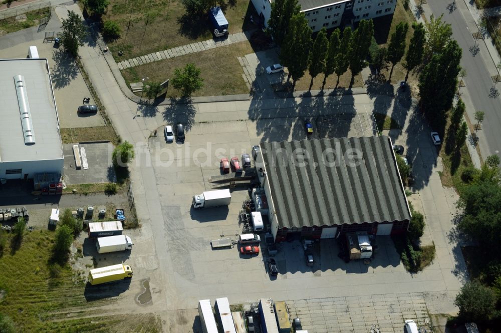 Luftaufnahme Berlin - Speditions- Gebäude der Logistik- und Transportfirma Ilona Ramm in der Boxberger Straße in Berlin