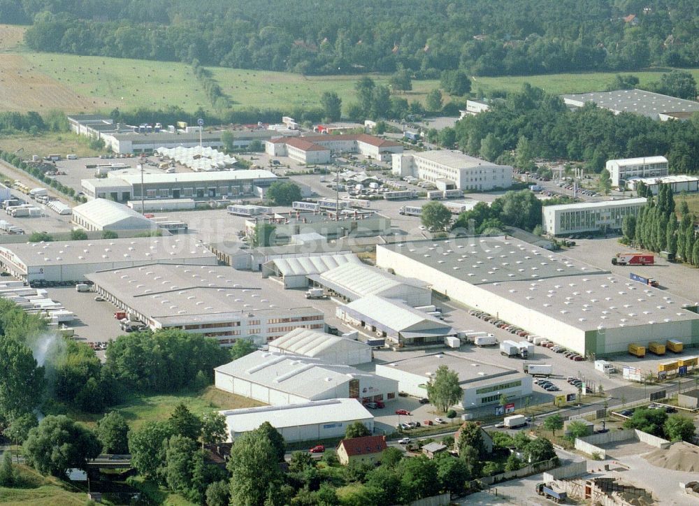 Luftaufnahme Potsdam - Speditions- Gebäude der Logistik- und Transportfirma Krage Potsdam GmbH Am Buchhorst in Potsdam im Bundesland Brandenburg