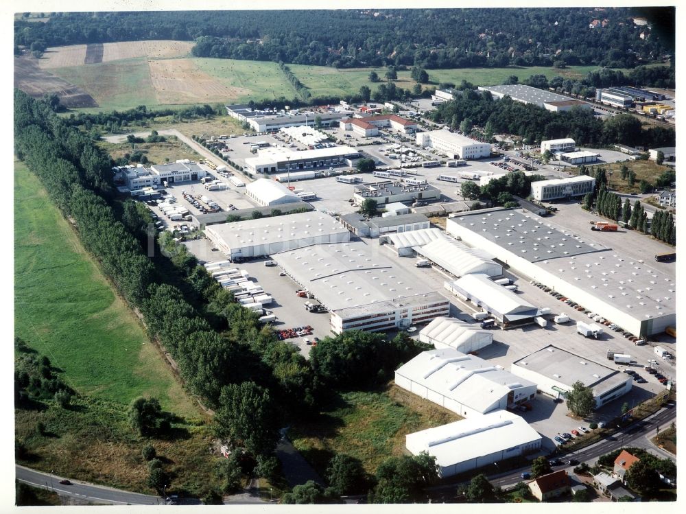 Luftaufnahme Potsdam - Speditions- Gebäude der Logistik- und Transportfirma Krage Potsdam GmbH Am Buchhorst in Potsdam im Bundesland Brandenburg