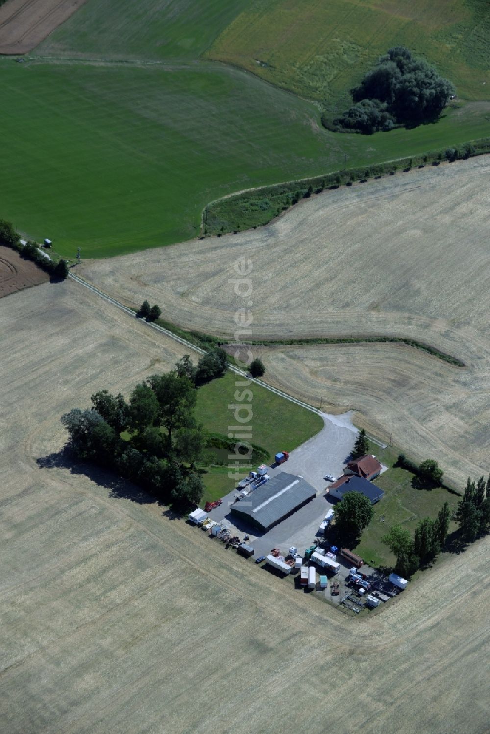 Broderstorf aus der Vogelperspektive: Speditions- Gebäude der Logistik- und Transportfirma Marco Welte Schausteller in Broderstorf im Bundesland Mecklenburg-Vorpommern