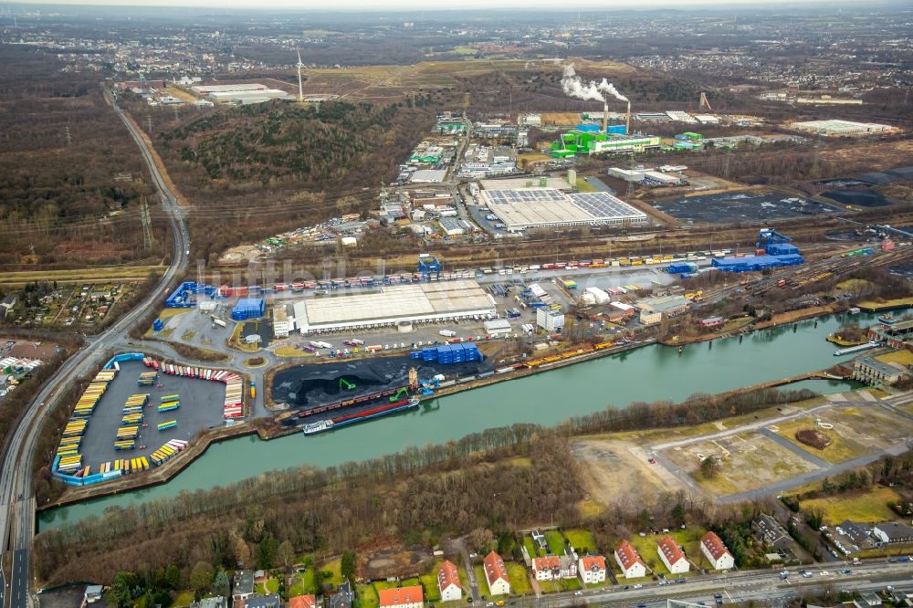 Luftaufnahme Herne - Speditions- Gebäude der Logistik- und Transportfirma Müller - Die lila Logistik GmbH Am Westhafen im Ortsteil Wanne-Eickel in Herne im Bundesland Nordrhein-Westfalen